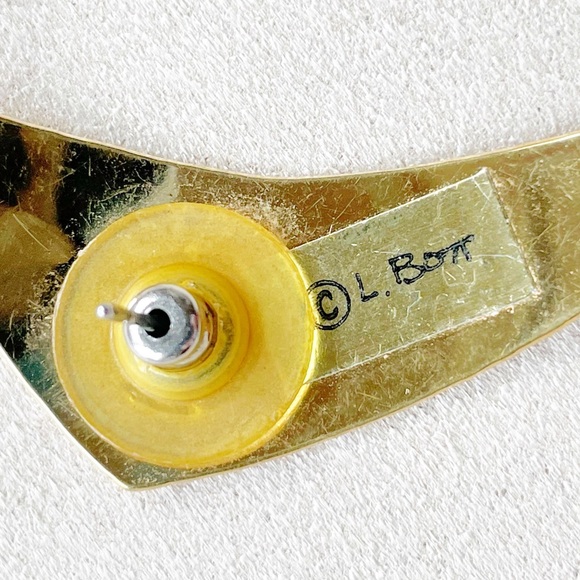 Coral and Gold 80’s Earrings - Picture 7 of 9